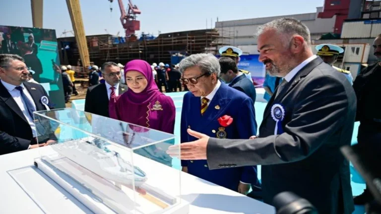 STM’nin Malezya için inşa ettiği ikinci korvet denize indirildi